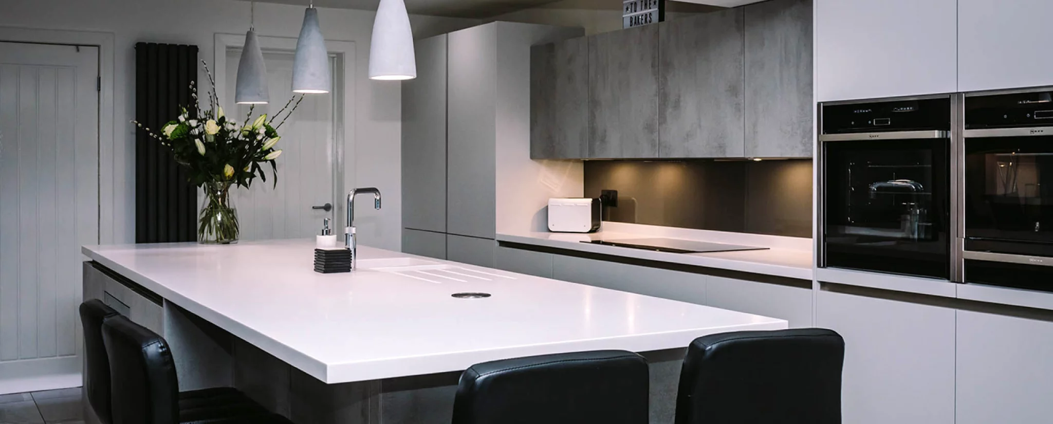stylish-monochrome-fitted-kitchen-astley