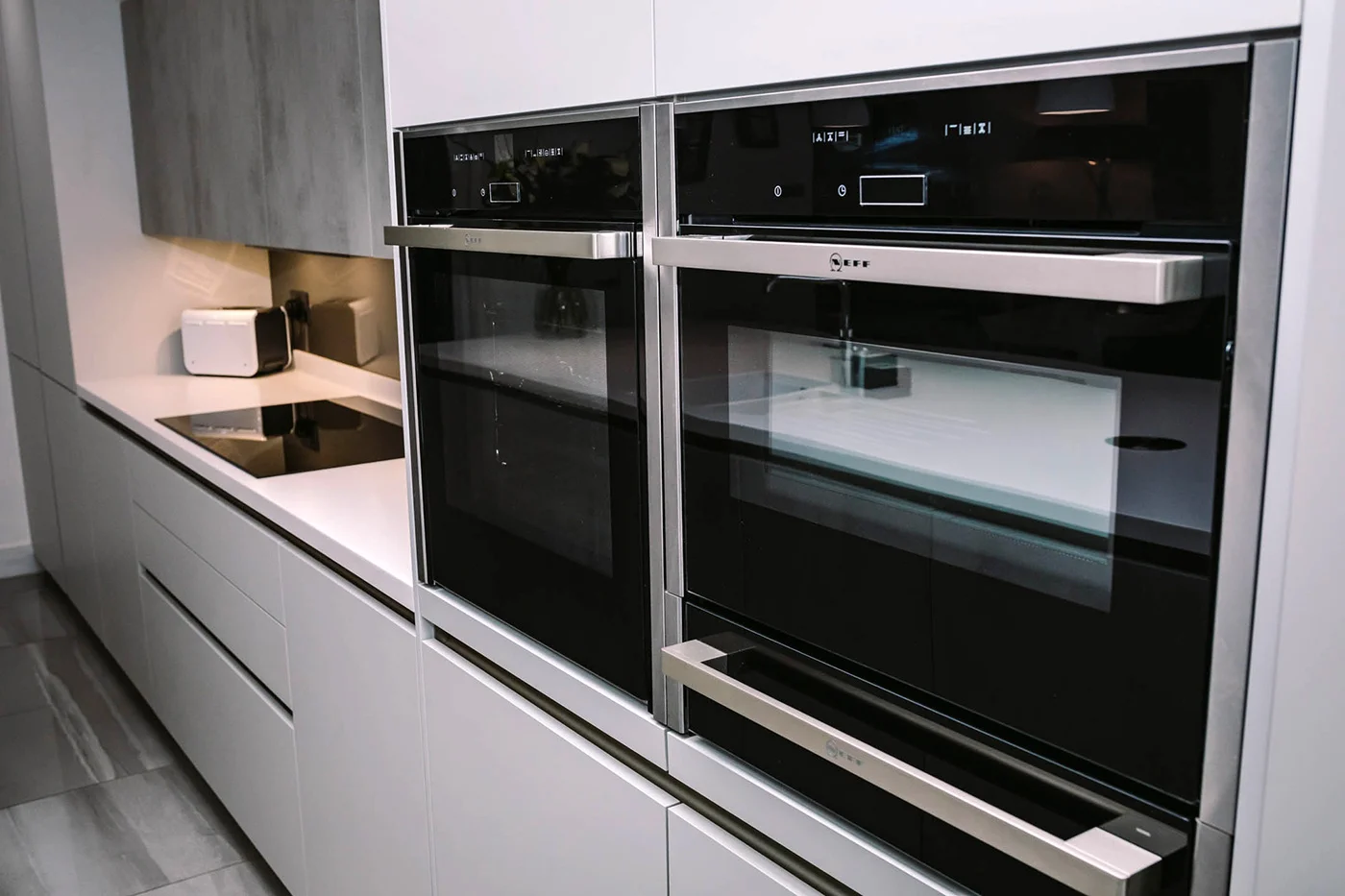 stylish-monochrome-fitted-kitchen-astley