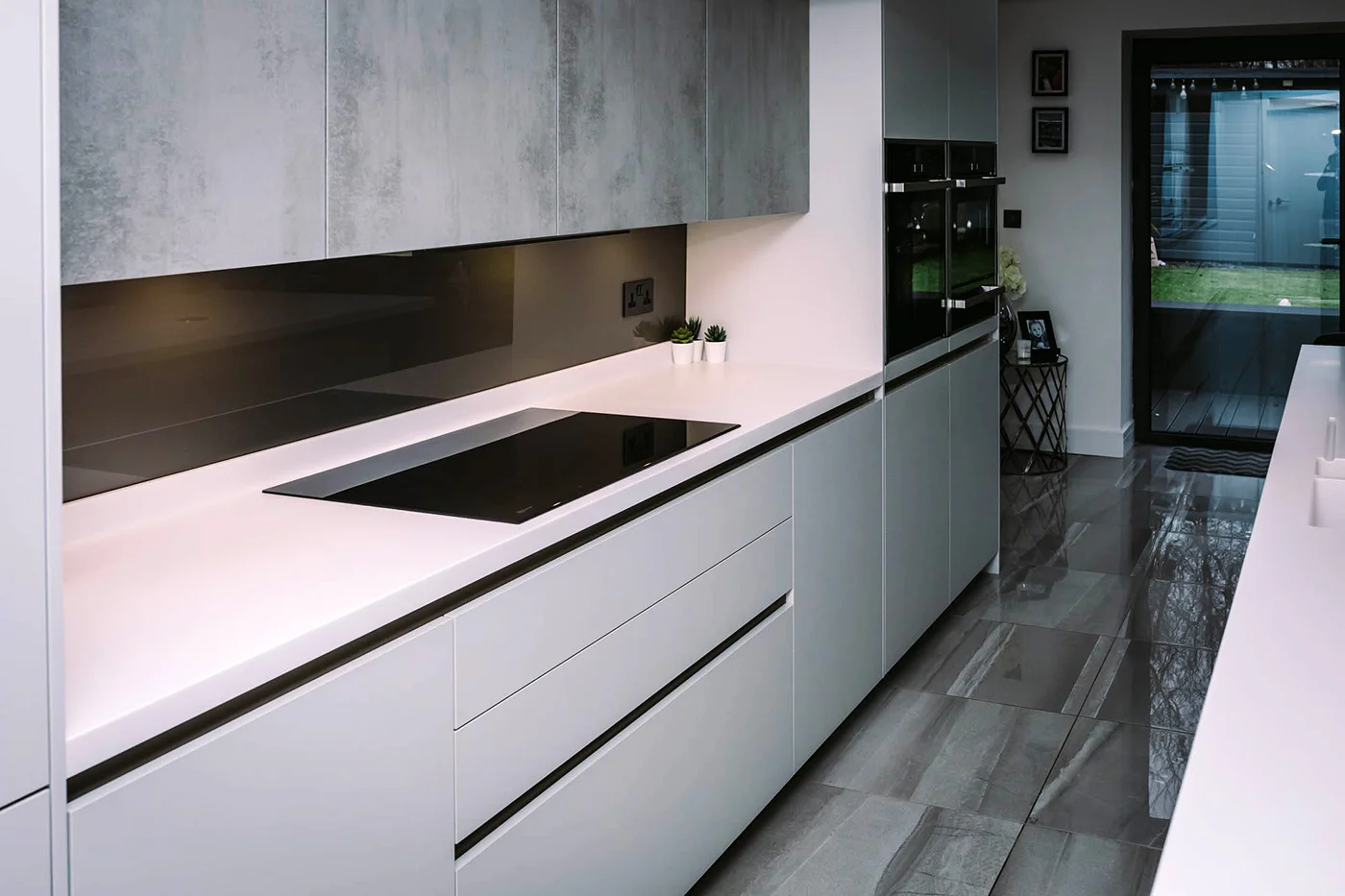 stylish-monochrome-fitted-kitchen-astley